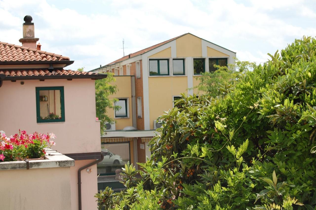 Locazione Turistica Elite Parco Brentelle Bed & Breakfast - Chiesanuova 135 E 167 Padua Exteriör bild